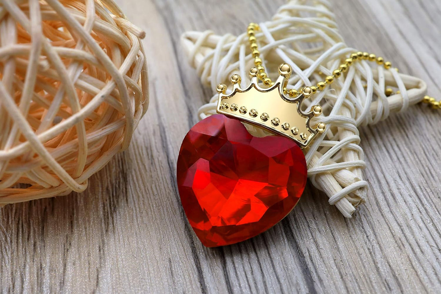 Evie Red Heart Necklace Descendants Costume Queen of Hearts Princess Halloween Jewelry for Girls Valentine'S Gift