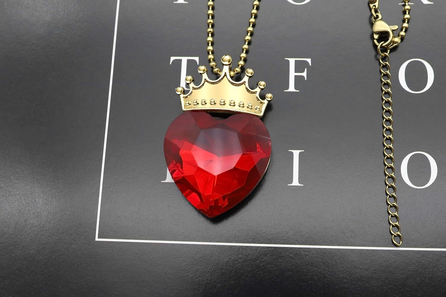 Evie Red Heart Necklace Descendants Costume Queen of Hearts Princess Halloween Jewelry for Girls Valentine'S Gift